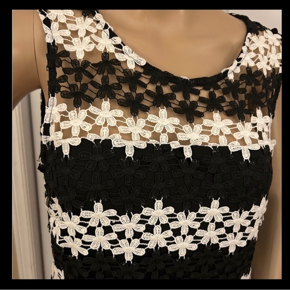 FRANK LYMAN crochet floral dress,some sheer parts, bodycon,colorblock, NWT,245$ - Picture 5 of 16